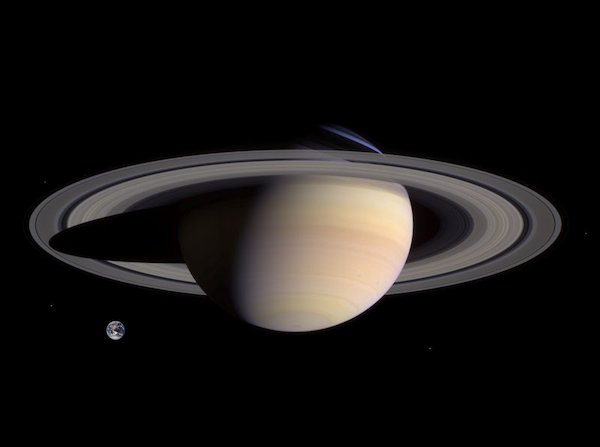 saturne terre comparaison